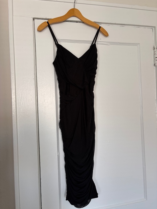 Lulus Dresses & Skirts - Lulus Feeling Hot Black Ruched Bodycon Midi Dress